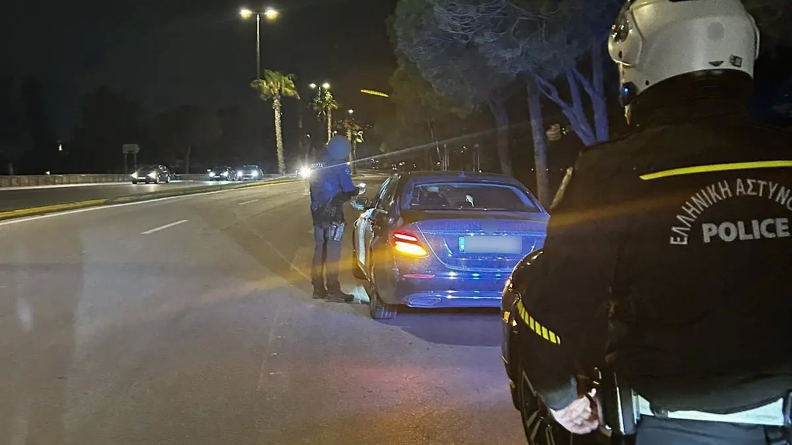 Πήρε εκατοντάδες διπλώματα και οχήματα η ΕΛ.ΑΣ. 